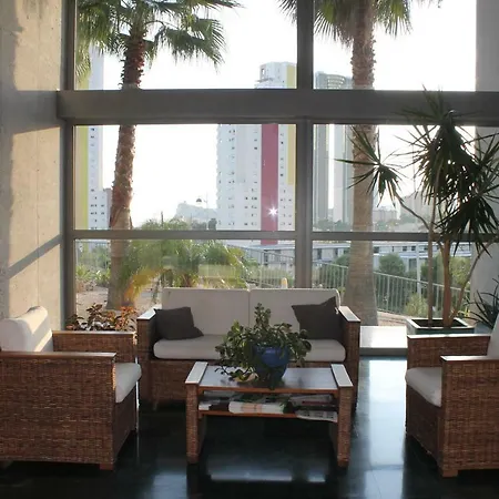 Apartamento El Cielo De ベニドルム